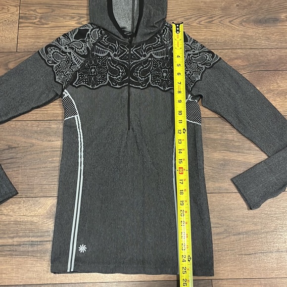 Athleta 1/4 zip medium - Picture 2 of 5